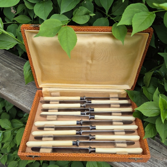 Mathieu Paris Vintage Knives - Picture 16 of 17